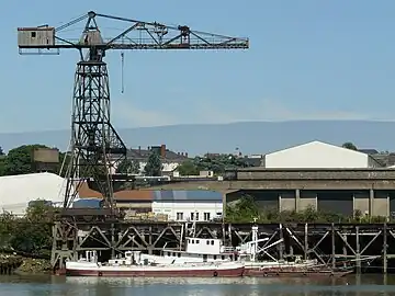 Grue marteau, dite grue noire, des anciens Chantiers Dubigeon à Chantenay, inscrite monument historique en 2018. Érigée en 1942 elle sert à l'armement des navires jusqu'en 1967