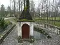 Captage de source et lavoir.