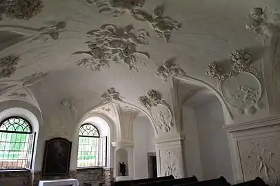 Décoration en stuc de la chapelle du château par Baldassarre Fontana.
