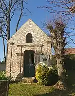 Chapelle monument aux morts de Cernoy