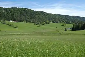 Vue de la roche Bernard depuis le nord.