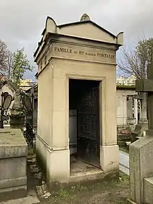 Chapelle du baron Harold Portalis (1810-1899) au cimetière de Passy.