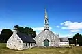 Combrit : la chapelle Saint-Vennec : vue extérieure d'ensemble 1.