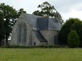 Chapelle Notre-Dame de Kergrist et croix