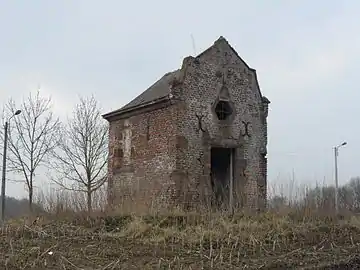 Chapelle Notre-Dame de la Consolation. Restaurée au début du XXe siècle, actuellement abandonnée et saccagée,.