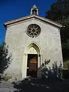 Chapelle Notre-Dame-de-la-Salette, dans la combe, à l’est du village.