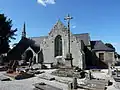 La chapelle Saint-Gilles et son enclos paroissial : vue d'ensemble.