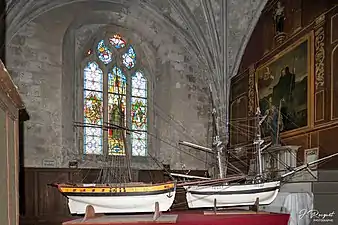 Chapelle Saint-Pierre dite des marins dans l'église Saint Martin de Saint-Valery-Sur-Somme. On peut y voir deux ex-voto liés à Sainte-Thérèce