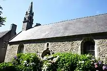 Plouguerneau : la chapelle Saint-Claude, vue extérieure.