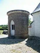 Chapelle seigneuriale circulaire.