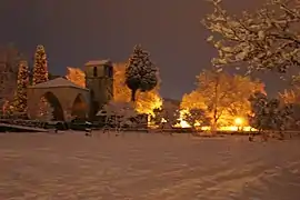 Chapelle de L'Ormeau de nuit sous la neige.