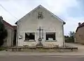 Chapelle et croix.