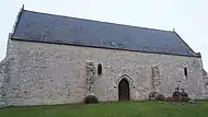 La chapelle de Saint-Eutrope (vue de côté) à Allaire dans le Morbihan.