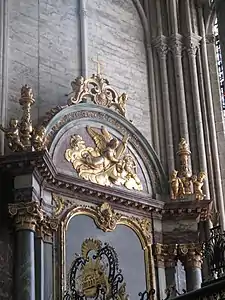 Chapelle Saint-Pierre et Saint-Paul, sommet du retable.