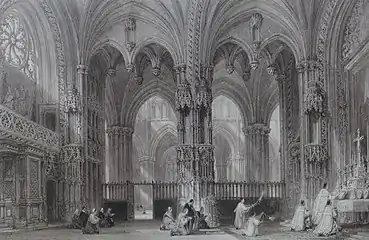 Gravure en noir et blanc montrant une chapelle avec des fidèles à genoux derrière deux clercs encensant et trois prêtres.