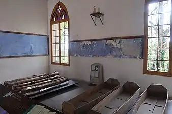 L'intérieur de la chapelle de Forbin-Janson, ou « chapelle des fusillés ».