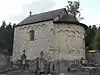 Le chœur de l'ancienne église Saints-Pierre-et-Paul de Vieuxville, transformé en chapelle de cimetière