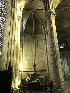 Chapelle Saint-Joseph-Lys sur le tombeau de l'autel.