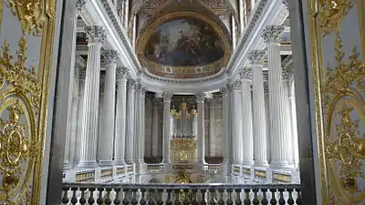 Vue de la chapelle royale de Versailles, dont La Fosse a peint la Résurrection du cul-de-four.