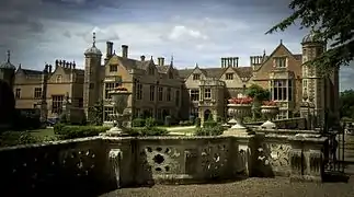 Le résidence de Charlecote Park, près de Wellesbourne, Angleterre (1558).