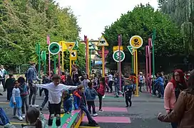 Le parvis de Enfants lors de l'inauguration.