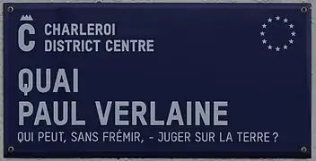 Plaque en tôle émaillée, charte graphique adoptée en 2015.