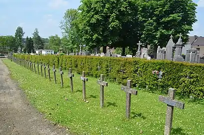 Tombes de victimes civiles de la Seconde Guerre mondiale.