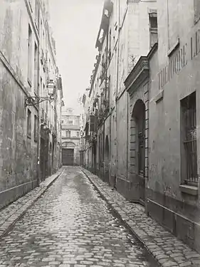 La rue Poitevin vue depuis la rue Hautefeuille (entre 1853 et 1870), photographie de Charles Marville.