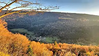 Rosureux et la vallée du Dessoubre depuis le belvédère de Hauteroche.