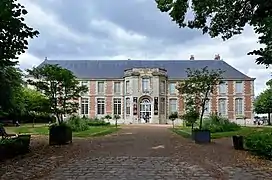 Façade principale du palais épiscopal, actuel musée des Beaux-Arts.