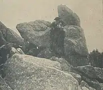 Un chasseur au rocher du Sphinx.