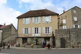 Mairie de Château-Chalon