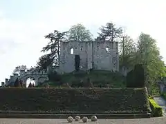 Restes de l'ancienne forteresse du Xe siècle.