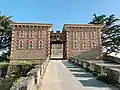 L’entrée du parc du château avec le porche élargi lors des travaux de 2017 et 2018.