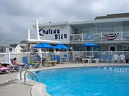 Piscine du motel Château bleu à Wildwood, New Jersey (inscrit au Registre national des lieux historiques en 2004).