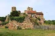 Vue générale et ancienne chapelle.