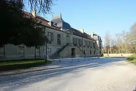 Château de l'Isle-de-Noé face sud-est.