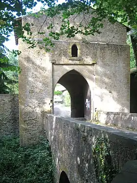 Château de Tichémontferme, communs, jardin régulier, parc, pont, orangerie, logis