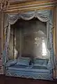 Sofa du cabinet de la méridienne, Petit Appartement de la Reine, château de Versailles.
