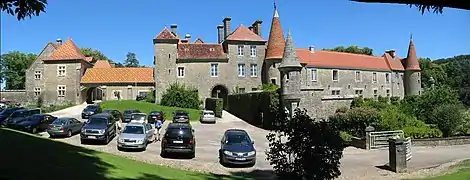 Porche du Château de Bournel
