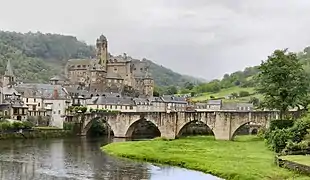 Estaing et son château.