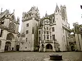 Cour intérieure du château de Pierrefonds