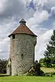 Château de Villemonteix, ancienne tour externe.