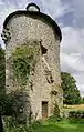 Château de Villemonteix, ancienne tour externe.