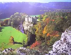 Le château de Walzin Propriété du comte et de la comtesse Alexis de Limburg Stirum