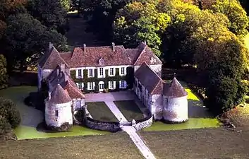 Château de Lacour-d'Arcenay (Morvan)