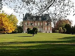 Le château du Réveillon.