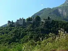 Le château de Miolans à Saint-Pierre-d'Albigny.