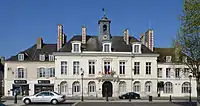 Hôtel de ville de Châteaudun. Façade principale.
