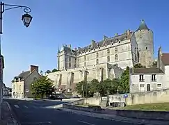 Vue du château depuis la rue du Val.